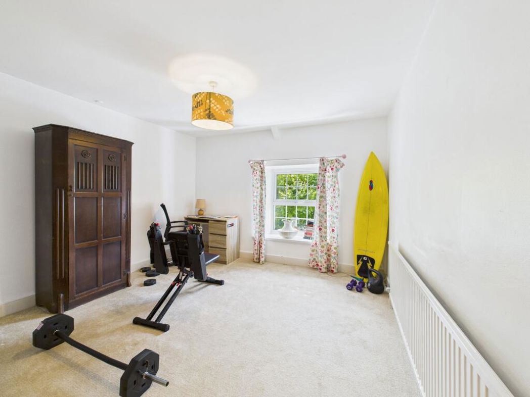 Property image 27 of 35