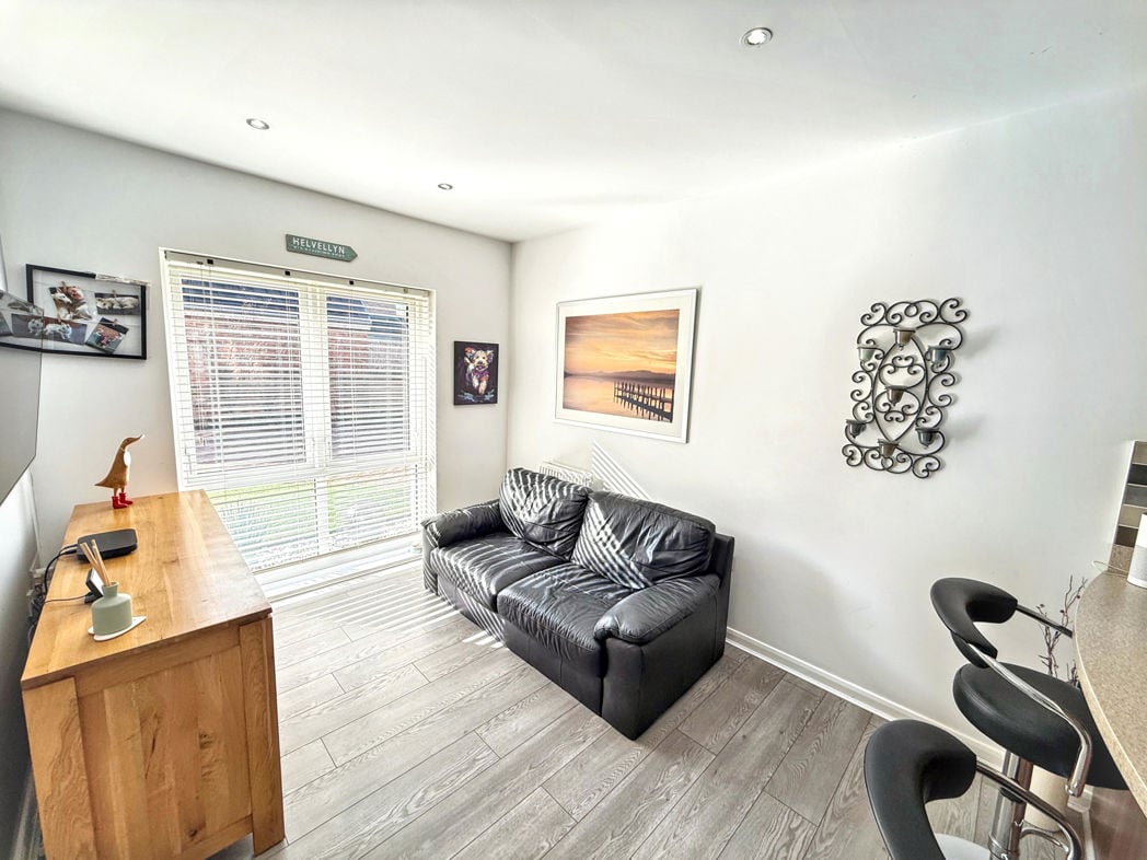 Property image 6 of 18