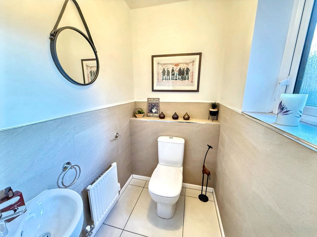 Property image 8 of 18