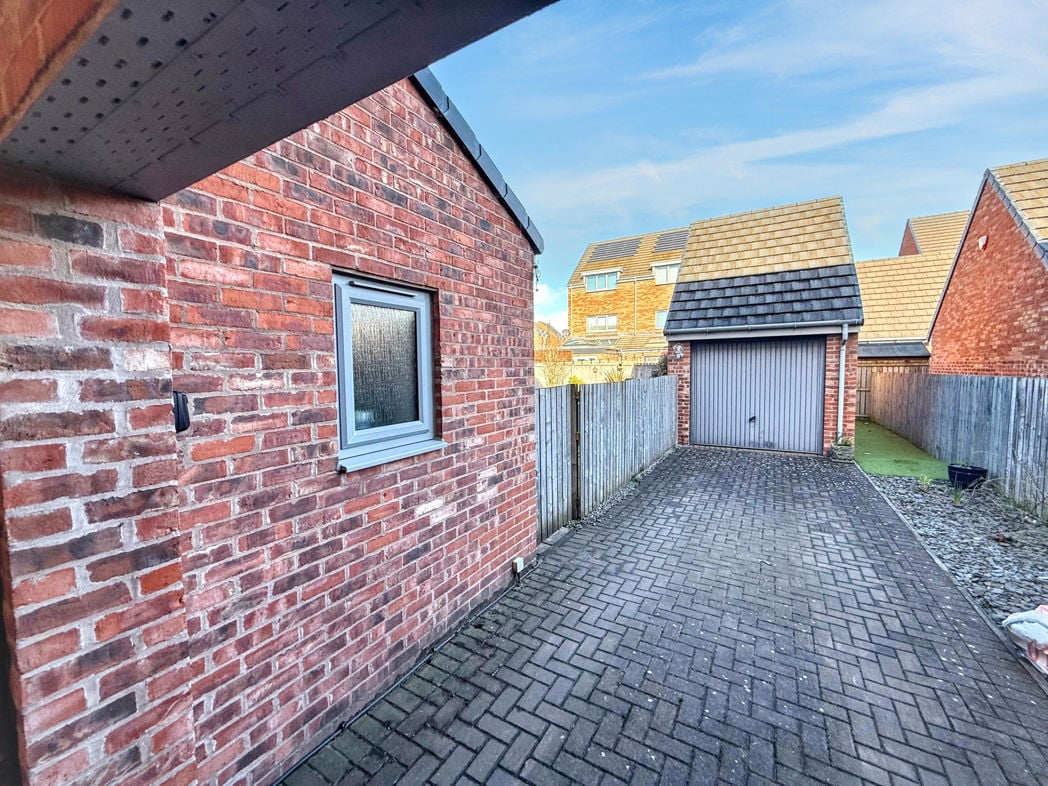 Property image 18 of 18