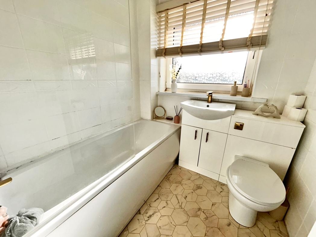 Property image 13 of 16
