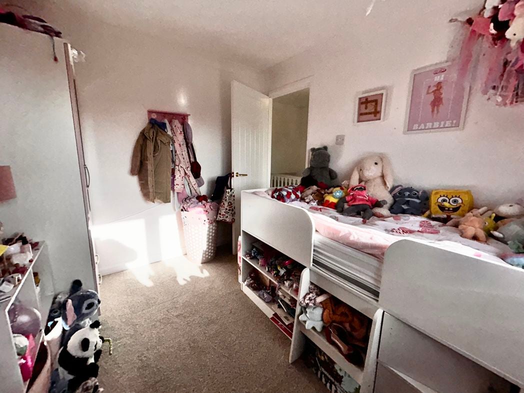 Property image 11 of 16