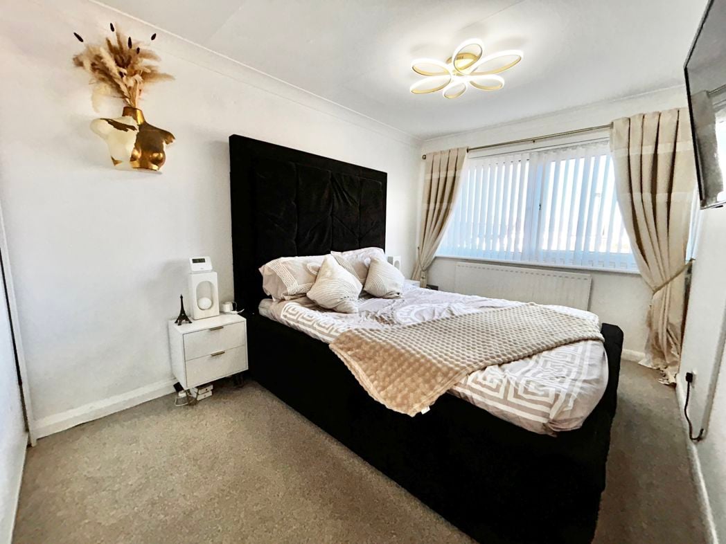 Property image 8 of 16