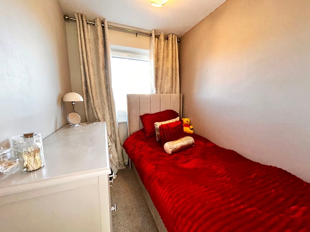 Property image 12 of 16