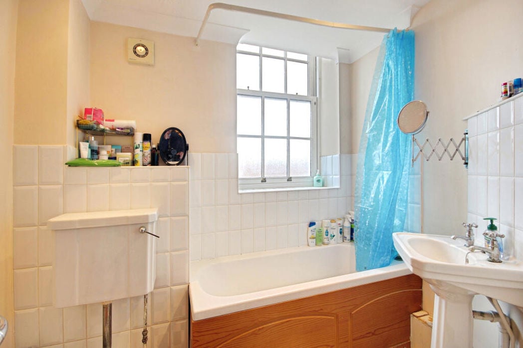 Property image 6 of 8