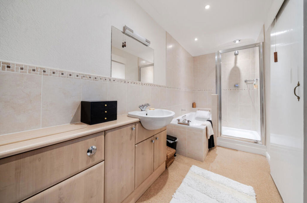 Property image 8 of 20
