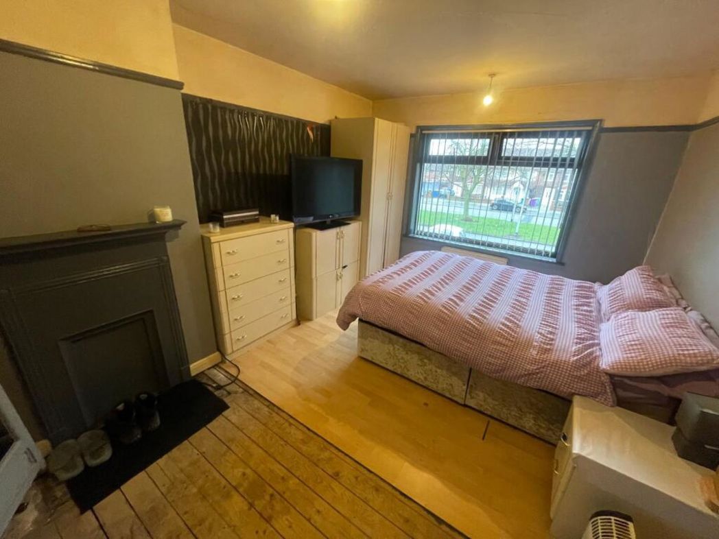 Property image 2 of 13