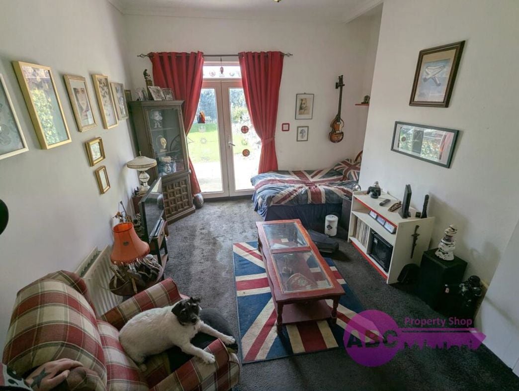 Property image 8 of 16