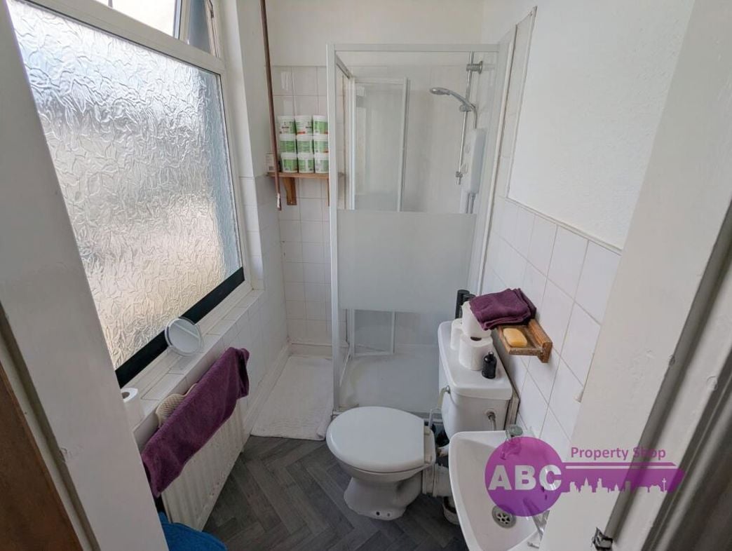 Property image 11 of 16