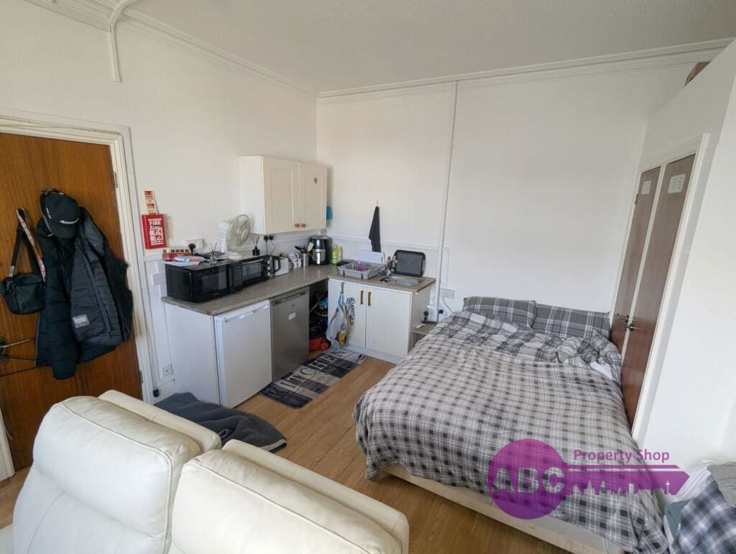 Property image 4 of 16