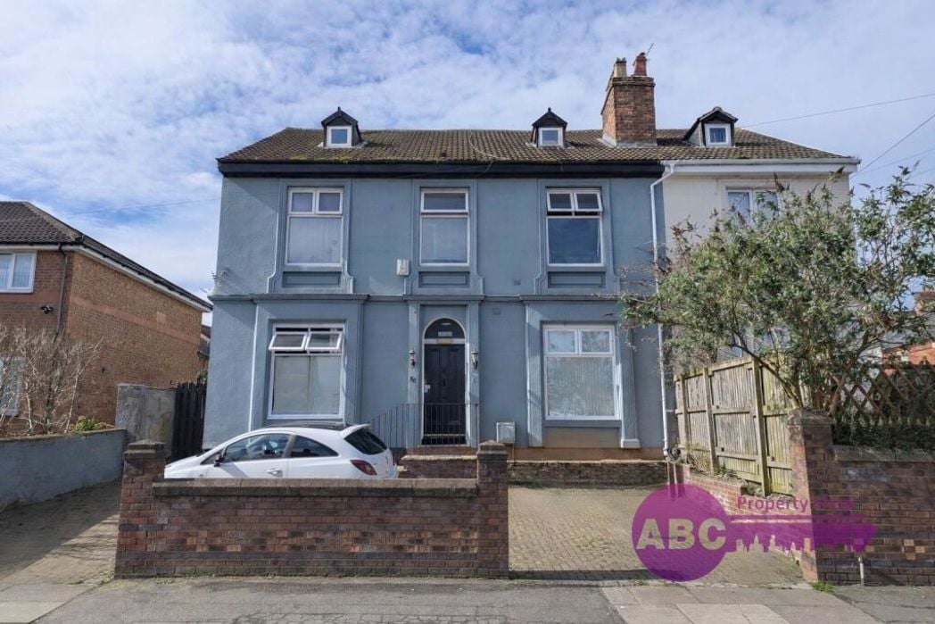 Property image 2 of 16