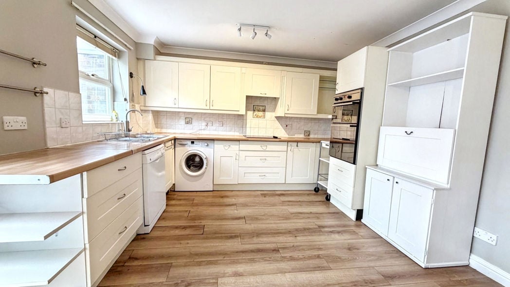 Property image 6 of 19
