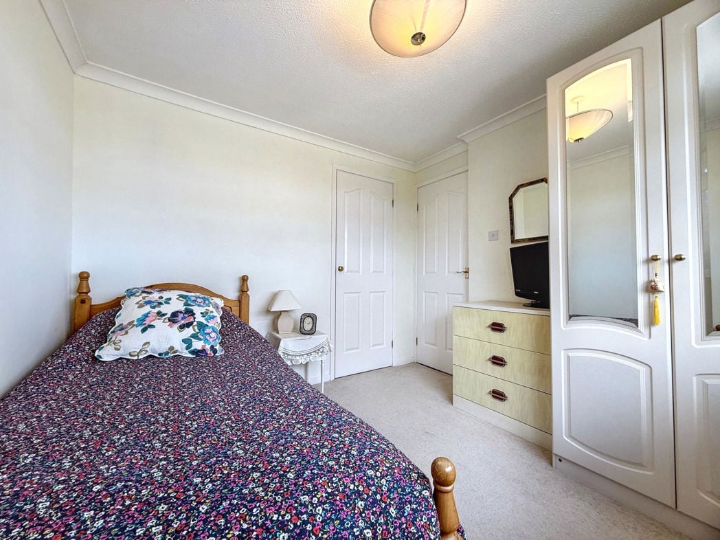 Property image 15 of 23