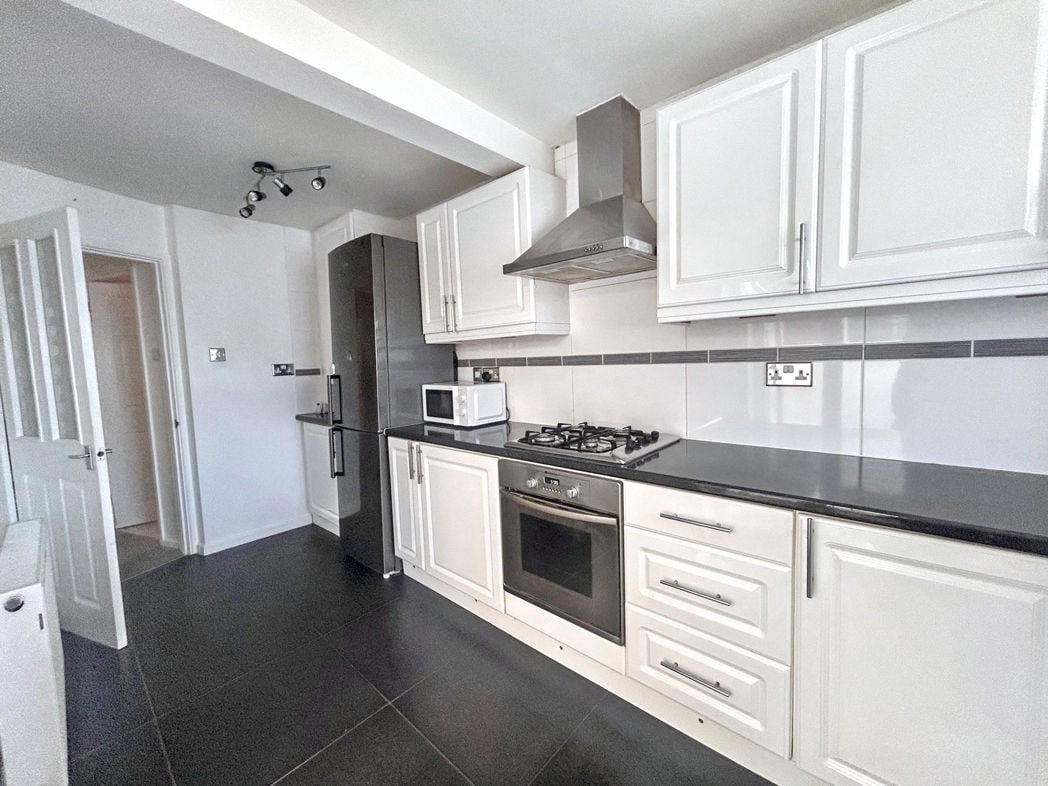 Property image 4 of 13
