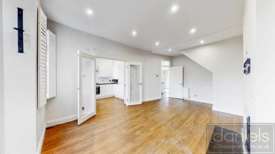 Property image 2 of 11