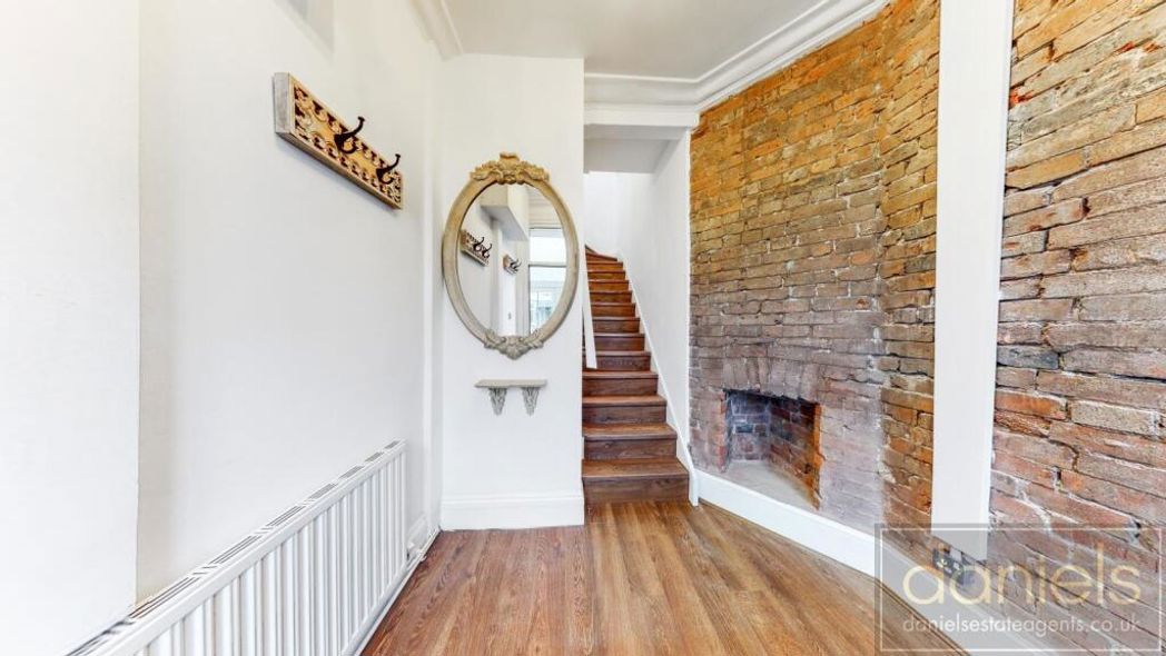 Property image 4 of 11