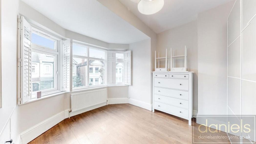 Property image 5 of 11