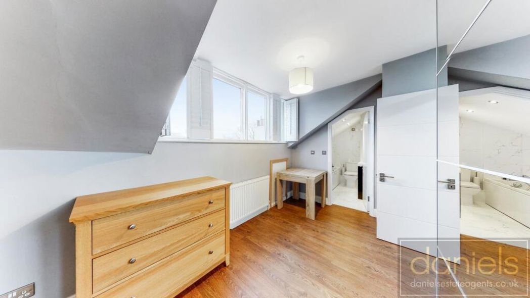 Property image 7 of 11