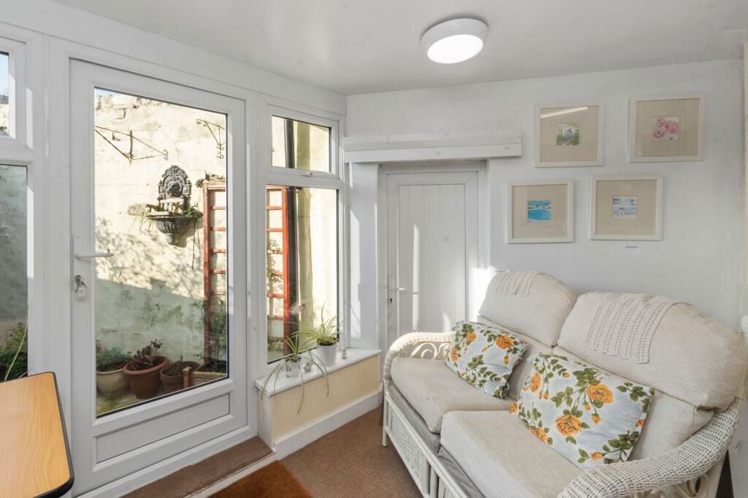 Property image 9 of 40