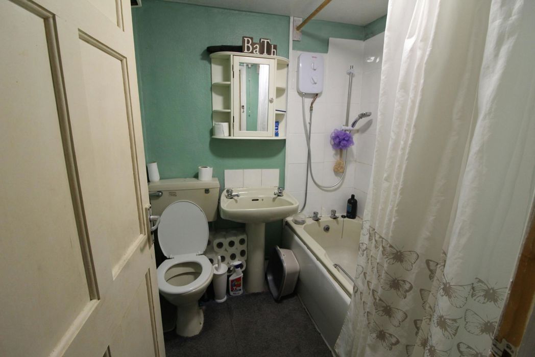 Property image 2 of 10