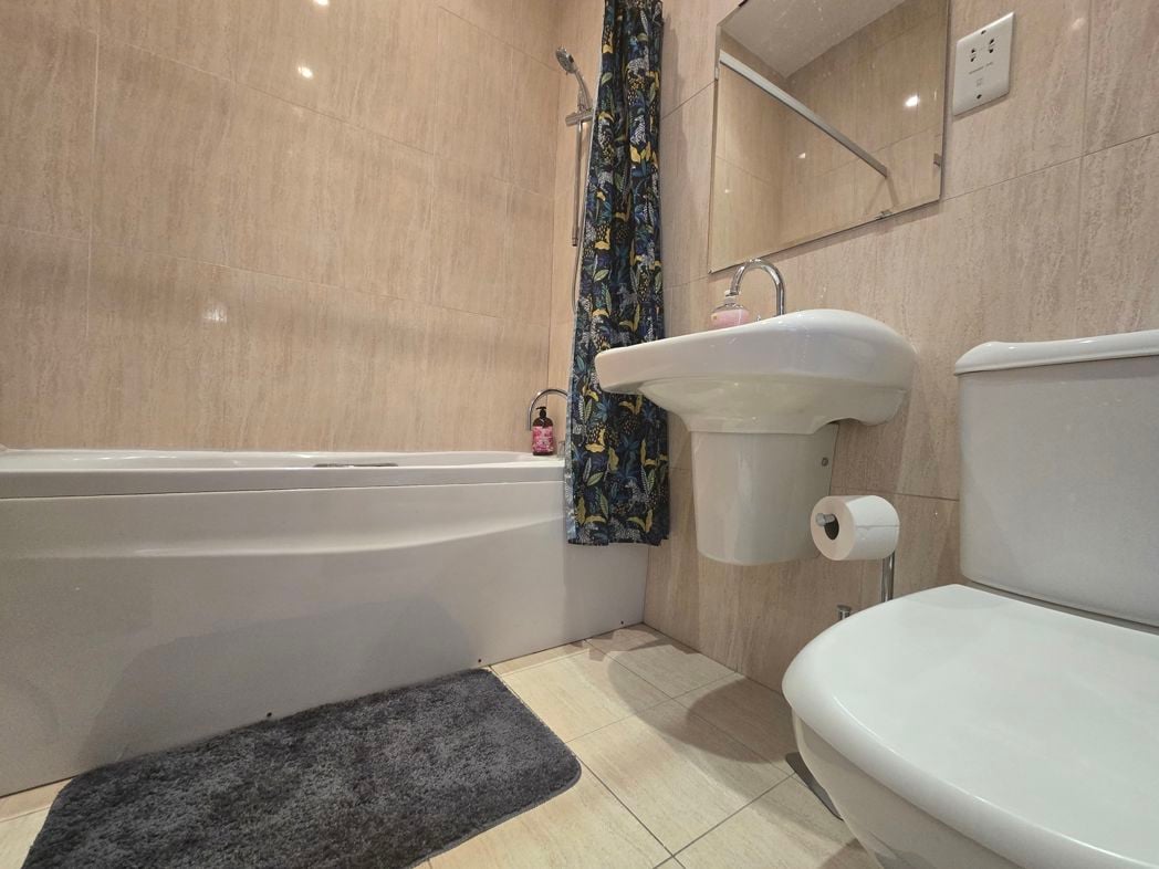 Property image 14 of 28