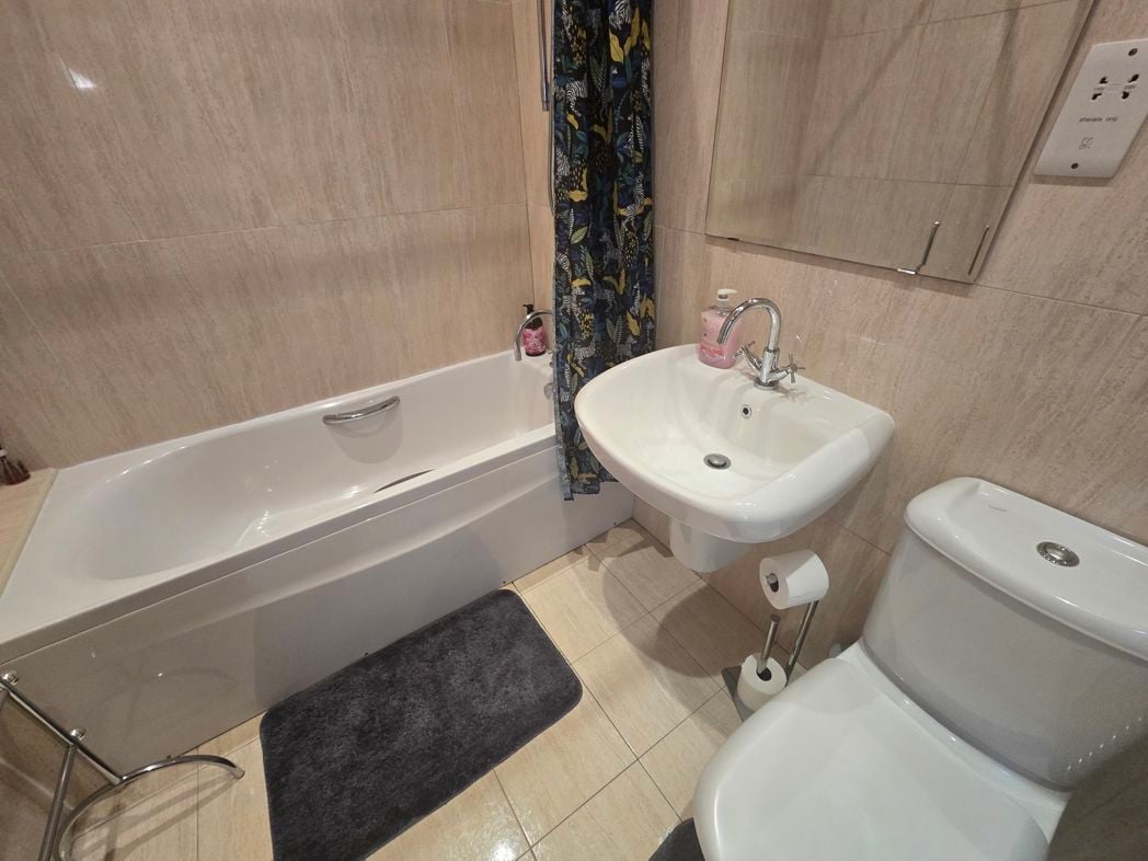 Property image 15 of 28