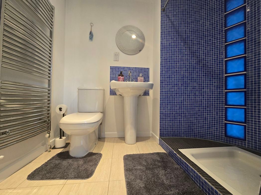 Property image 24 of 28