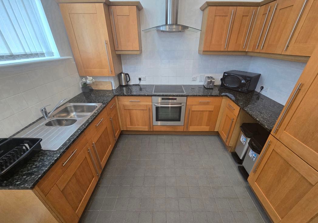 Property image 13 of 28