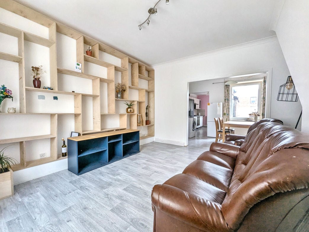 Property image 2 of 8