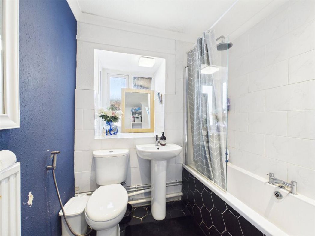 Property image 6 of 6