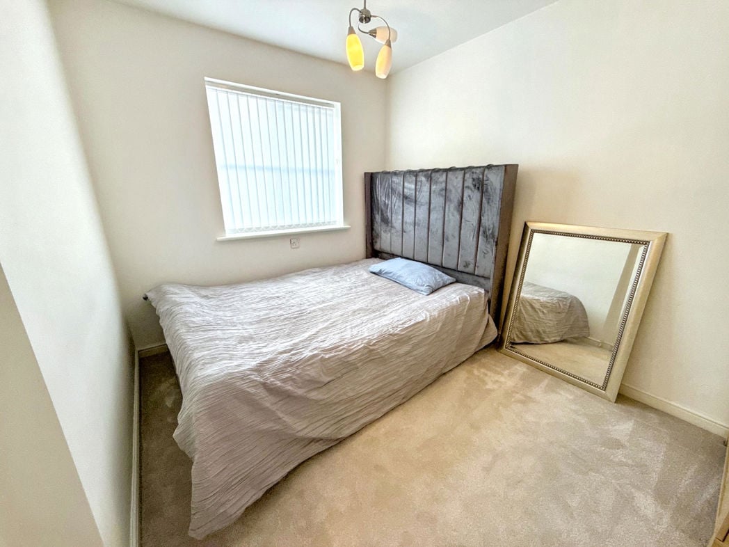Property image 11 of 17