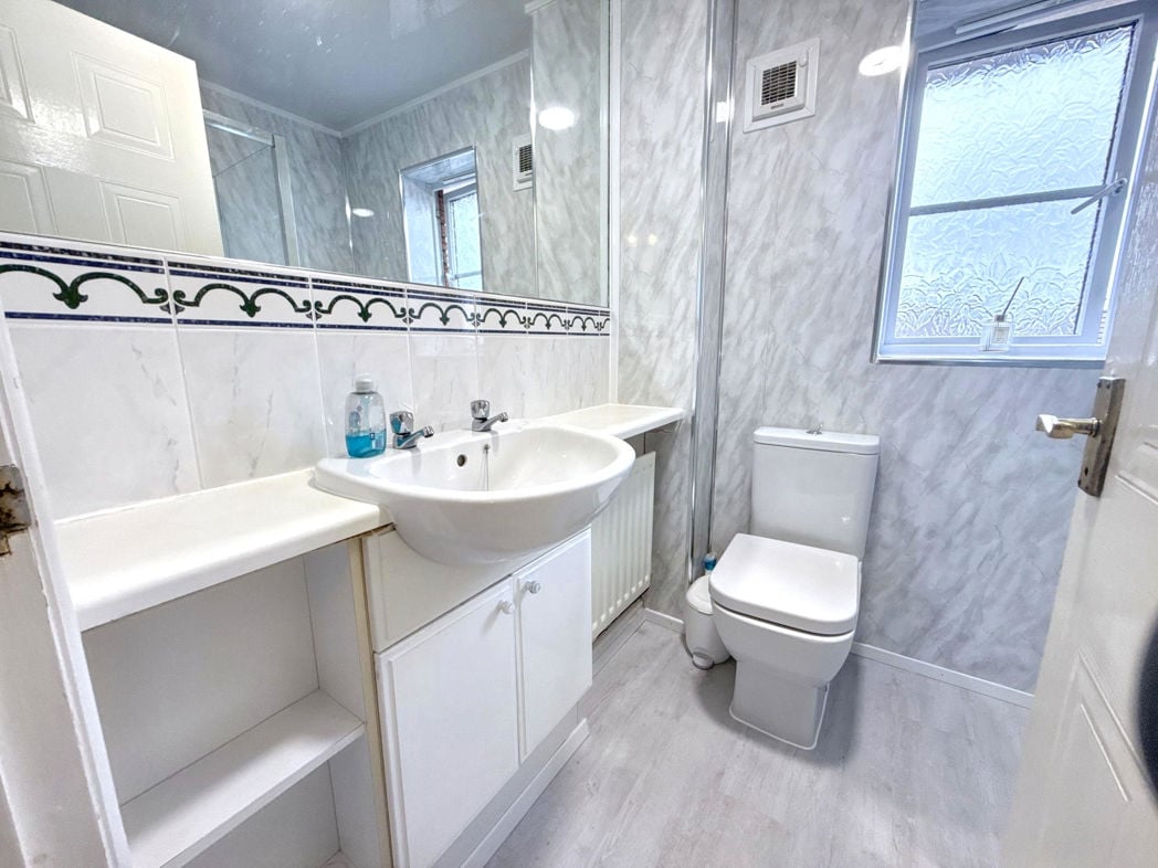 Property image 15 of 17