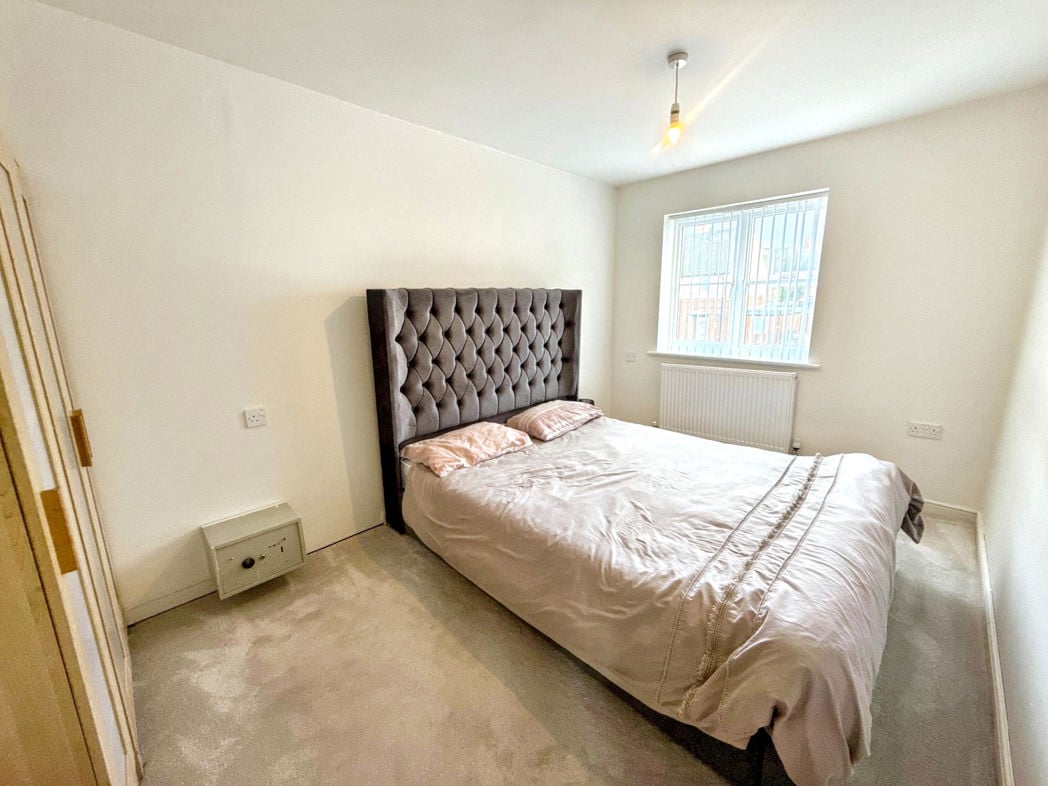 Property image 12 of 17