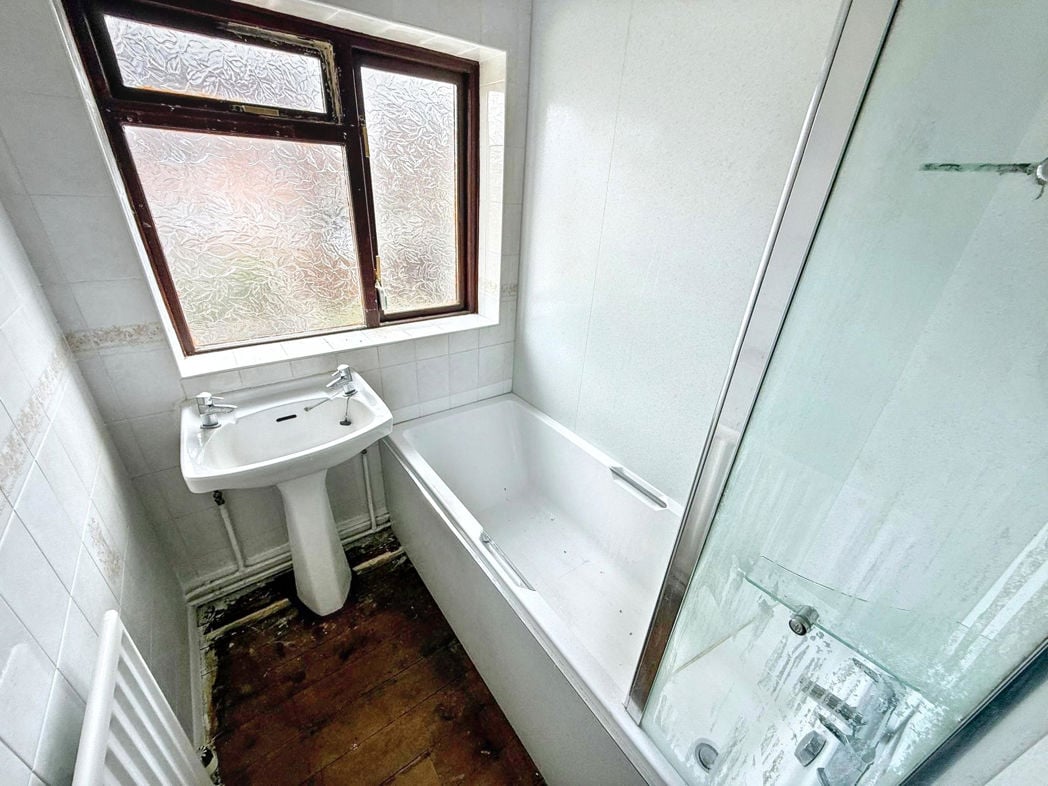 Property image 11 of 14