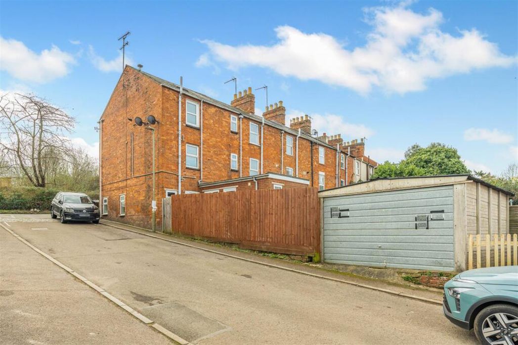Property image 4 of 16