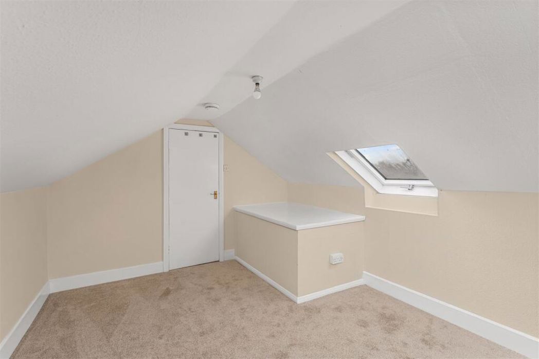 Property image 11 of 16