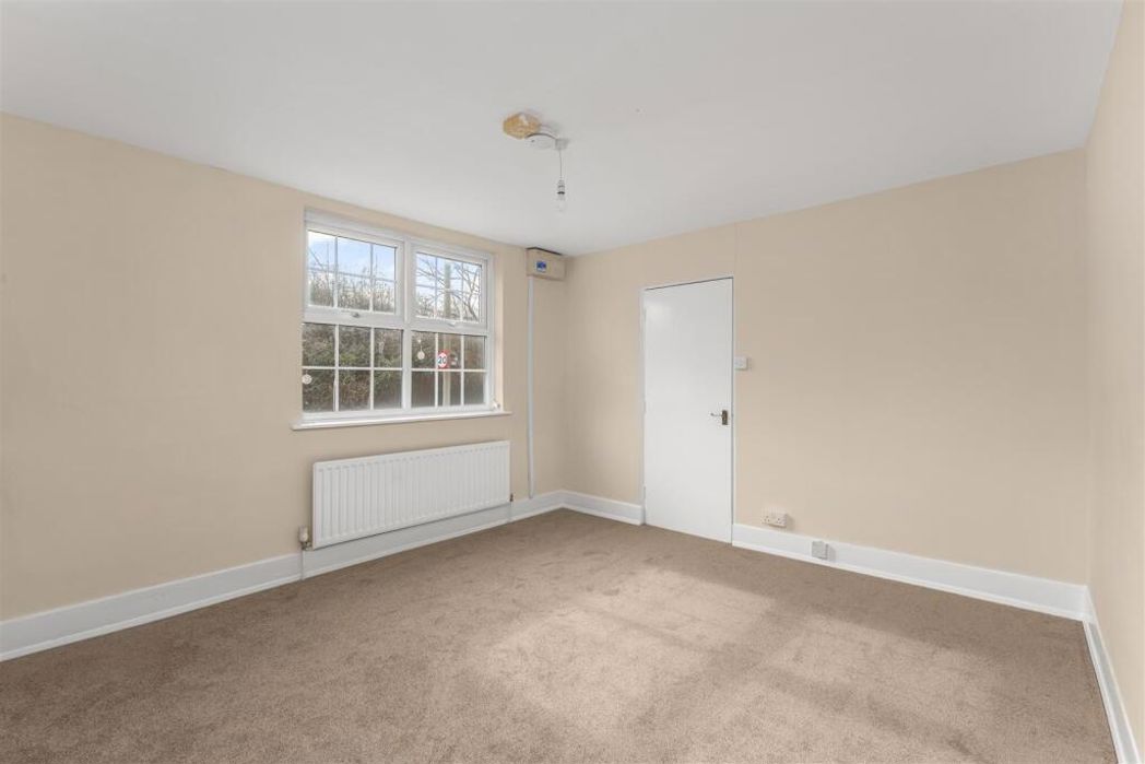 Property image 5 of 16