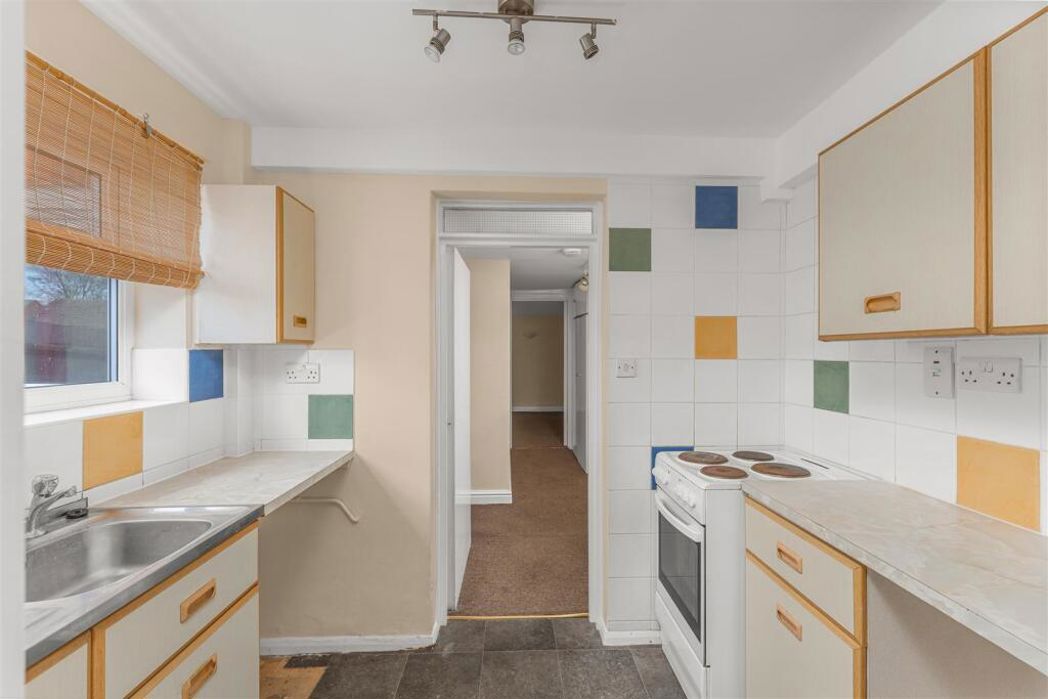 Property image 8 of 16