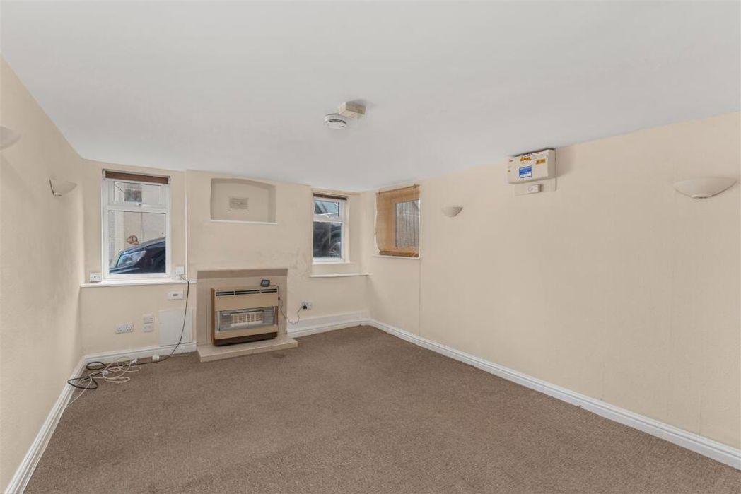Property image 6 of 16