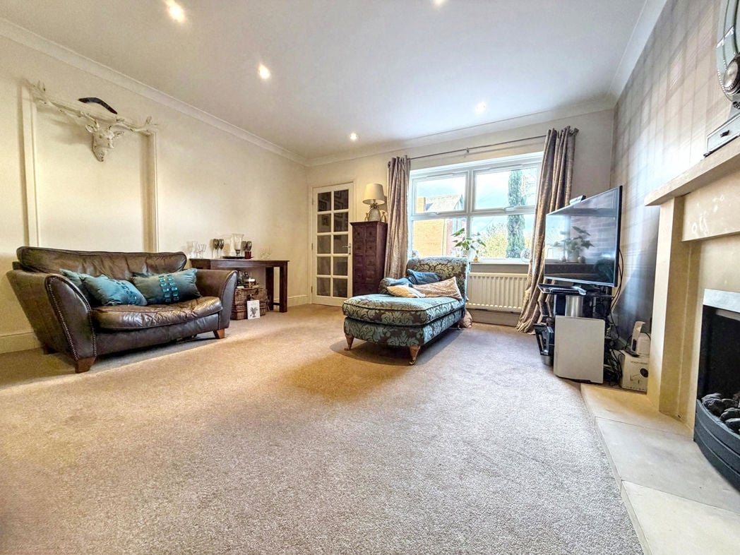 Property image 2 of 25