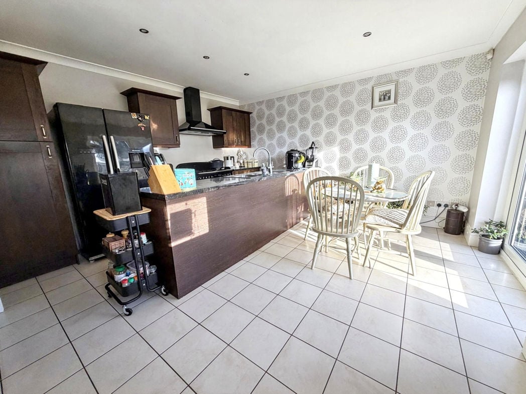 Property image 7 of 25