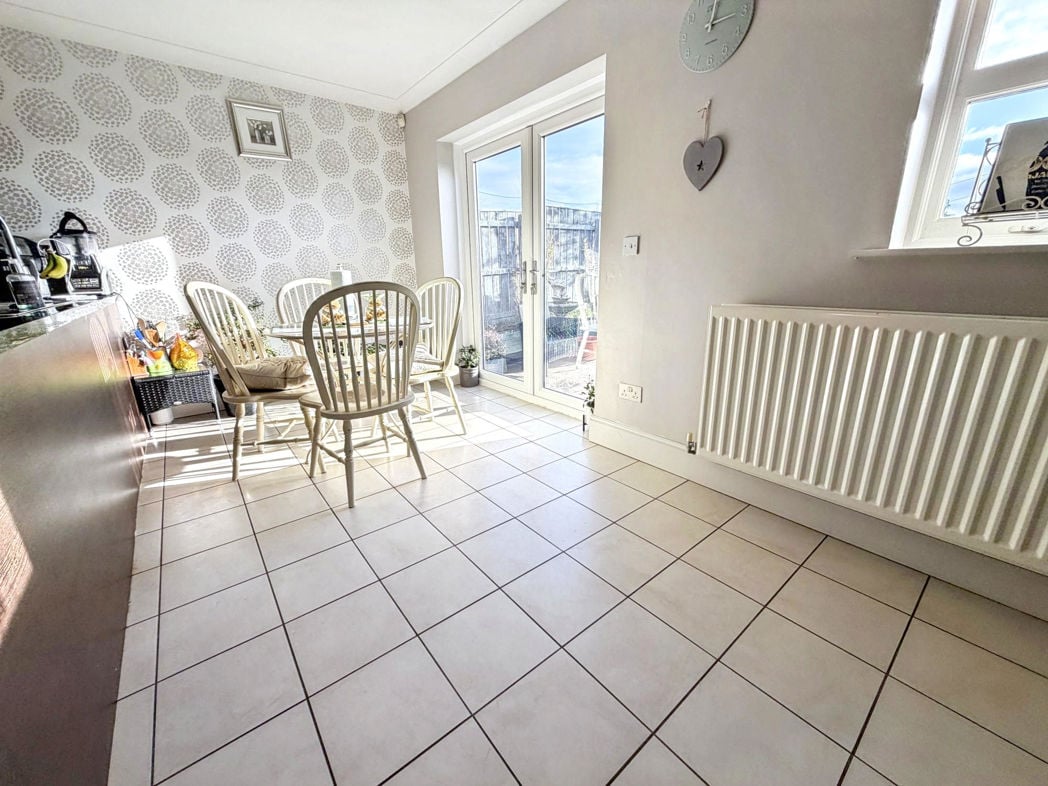 Property image 6 of 25