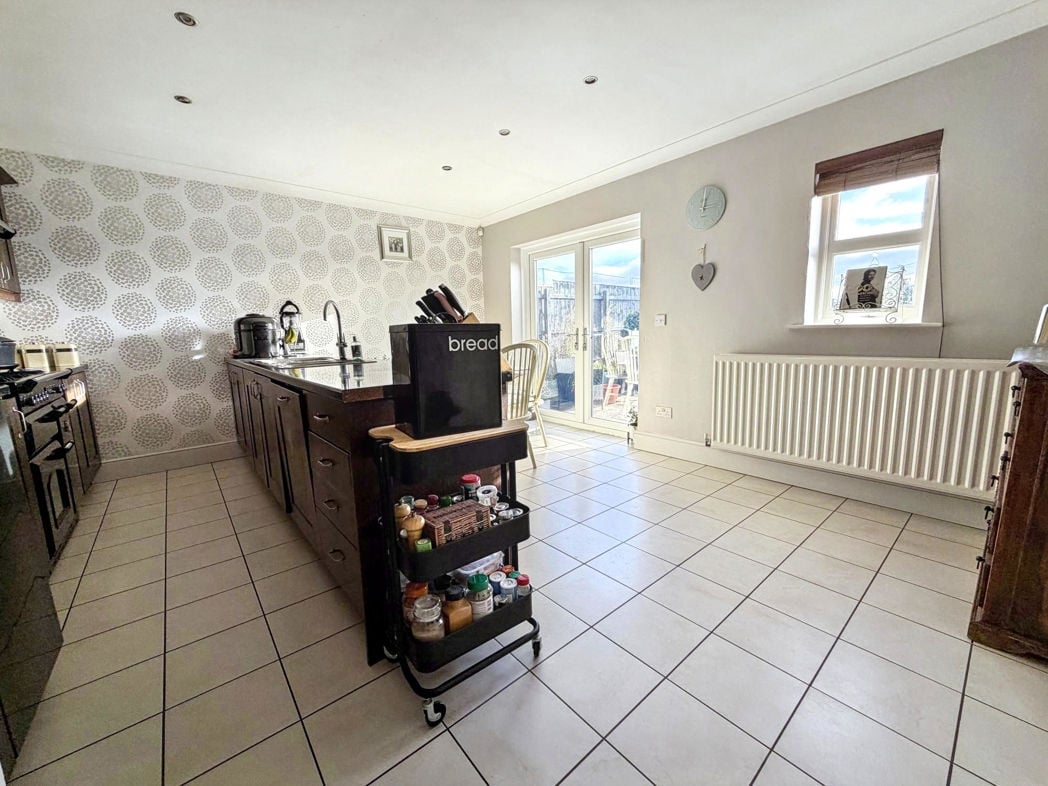 Property image 8 of 25
