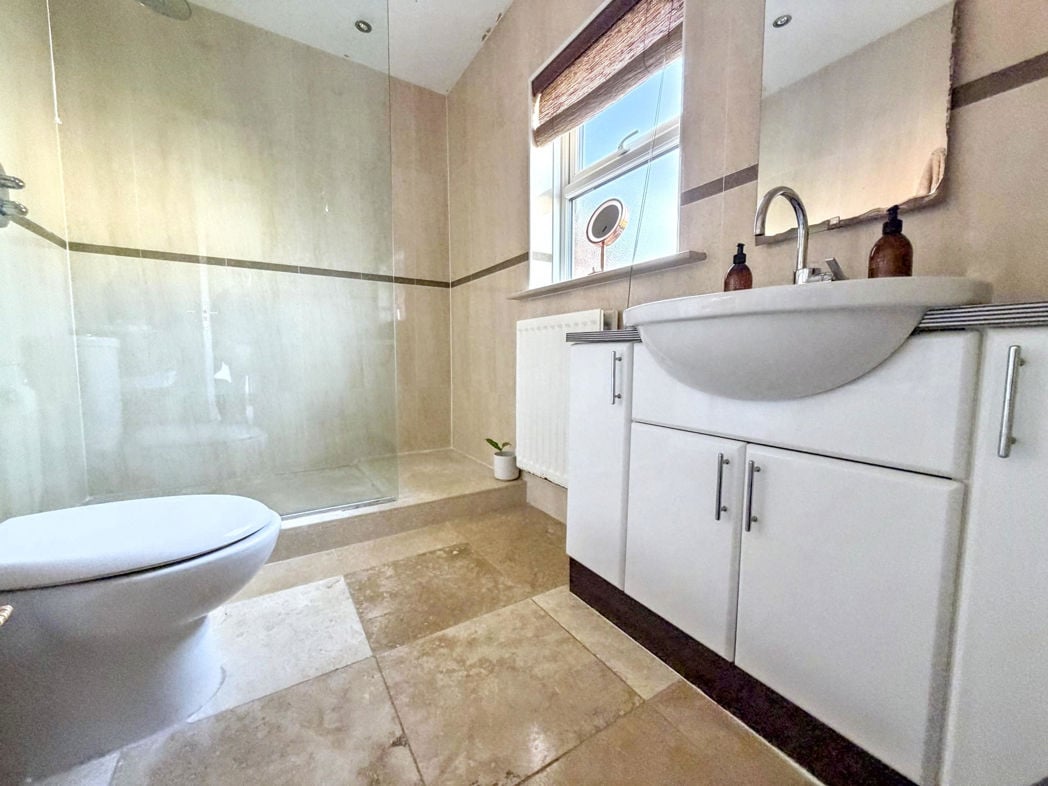 Property image 12 of 25