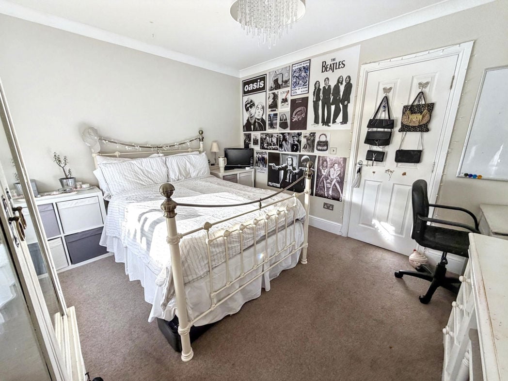 Property image 16 of 25