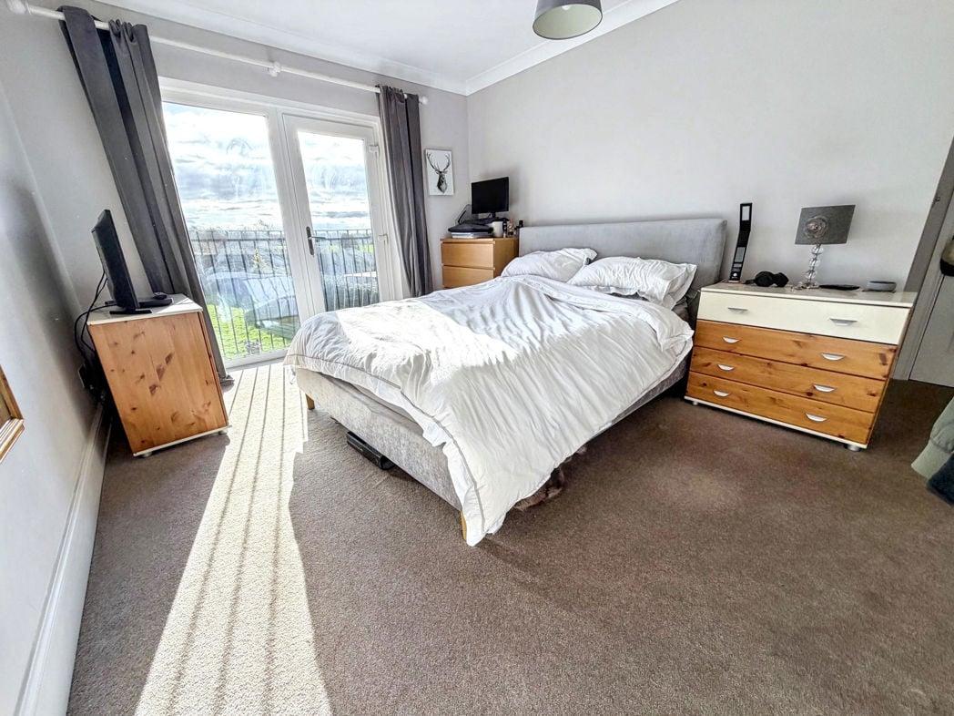 Property image 13 of 25