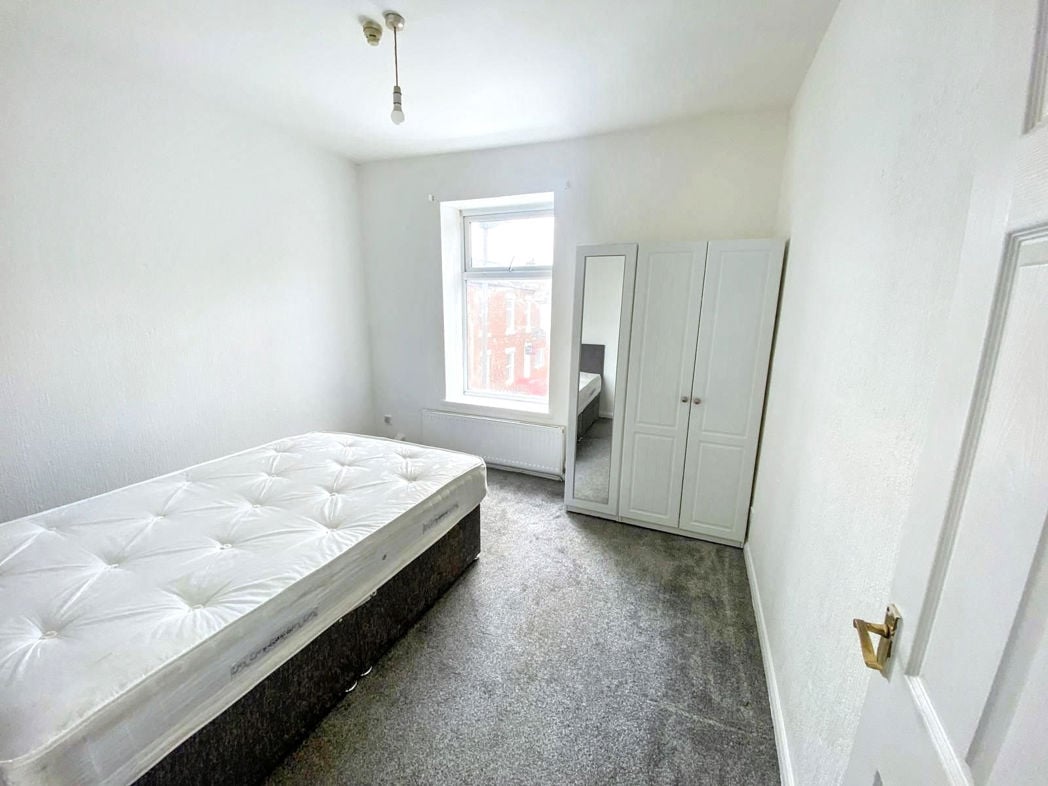 Property image 6 of 8