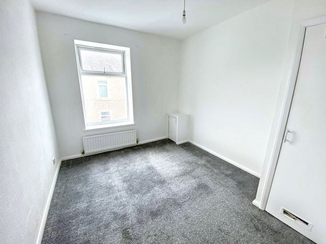 Property image 5 of 8