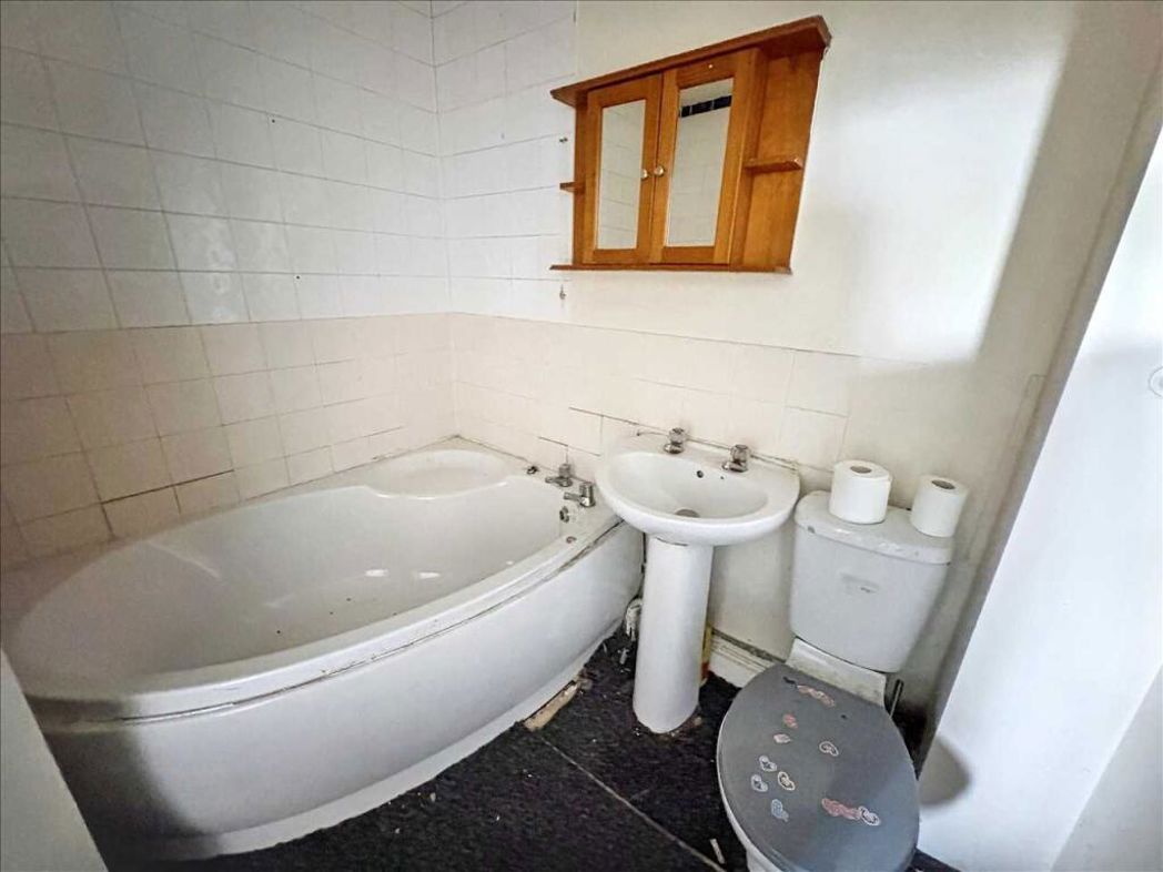 Property image 13 of 18