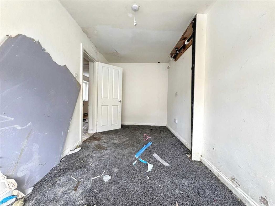 Property image 12 of 18